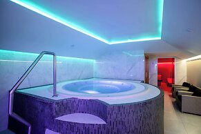 Tresor Le Palais Timisoara, Curio Collection By Hilton