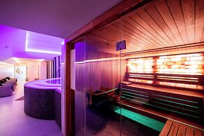 Tresor Le Palais Timisoara, Curio Collection By Hilton