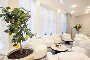 Tresor Le Palais Timisoara, Curio Collection By Hilton