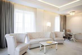 Tresor Le Palais Timisoara, Curio Collection By Hilton