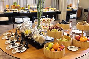 Tresor Le Palais Timisoara, Curio Collection By Hilton