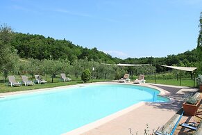 Apartment in Guasticce With Shared Pool