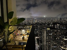Skyline Luxe Panoramic Suites & towers Toronto