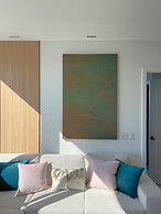 Skyline Luxe Panoramic Suites & towers Toronto