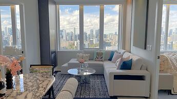 Skyline Luxe Panoramic Suites & towers Toronto