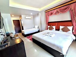The leaf&pool hostel