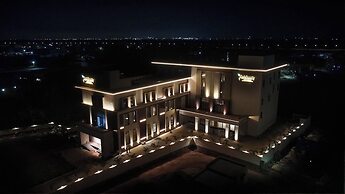 Krishna's Courtyard - Hotel & Convention