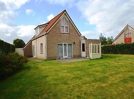 Pleasant Holiday Home With Garden