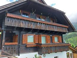 Apartment With Mountain Views