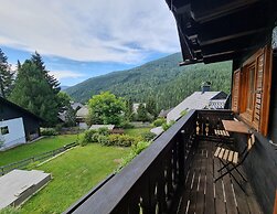Apartment With Mountain Views