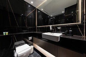Cozy 1BR in Binghatti Emerald