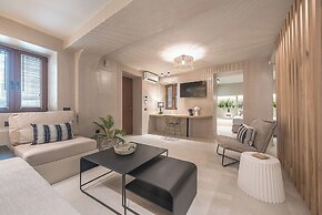 Apollonos 28 Luxury Suites