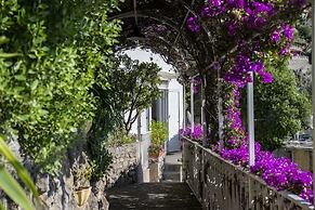 Estate4home - Casetta Arienzo