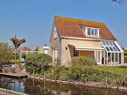 Lovely Holiday Home With Private Barbecue