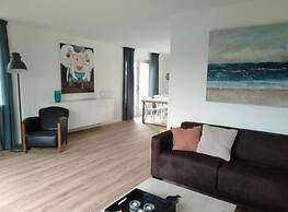 Lovely Holiday Home With Private Barbecue