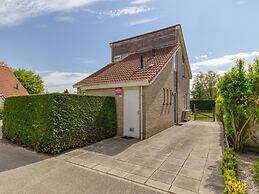 Lovely Holiday Home With Private Barbecue