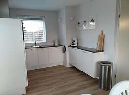 Lovely Holiday Home With Private Barbecue
