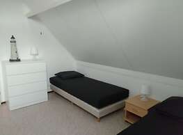 Lovely Holiday Home With Private Barbecue