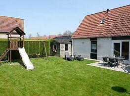 Lovely Holiday Home With Private Barbecue