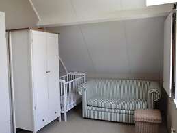 Lovely Holiday Home With Private Barbecue