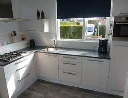 Lovely Holiday Home With Private Barbecue