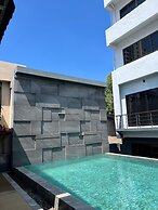 Karon Boutique