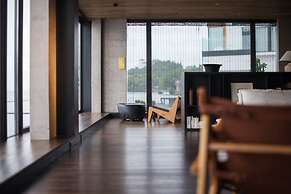 Yakamoz Erhai Hotel