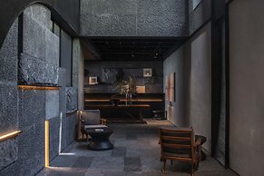 Yakamoz Erhai Hotel