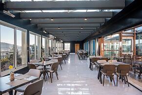 OAKS HOTEL