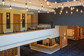 OAKS HOTEL