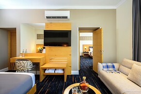 OAKS HOTEL