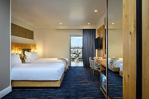 OAKS HOTEL
