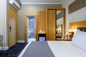 OAKS HOTEL