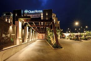 OAKS HOTEL