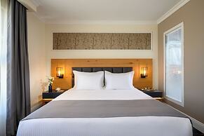 OAKS HOTEL