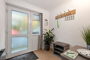 2 Beach Court - Direct Beach Access Sea Views