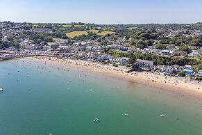 2 Beach Court - Direct Beach Access Sea Views