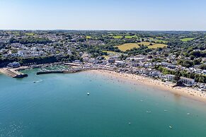 2 Beach Court - Direct Beach Access Sea Views