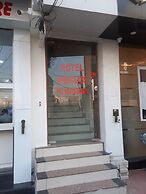 THE HIGHCLASS HOTEL