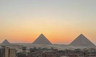 Topaz Pyramids view inn