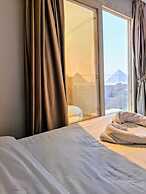 Topaz Pyramids view inn