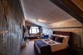 Parnassius Hotel