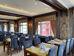 Parnassius Hotel
