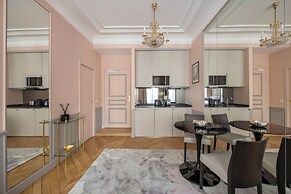 LE BEAU MARAIS