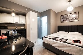 Opera Wall Suite
