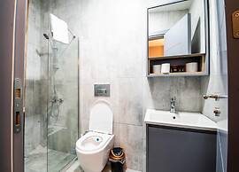 Opera Wall Suite