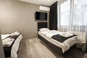 Opera Wall Suite