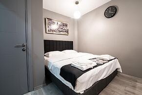 Opera Wall Suite