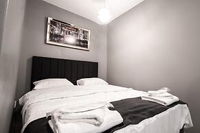 Opera Wall Suite