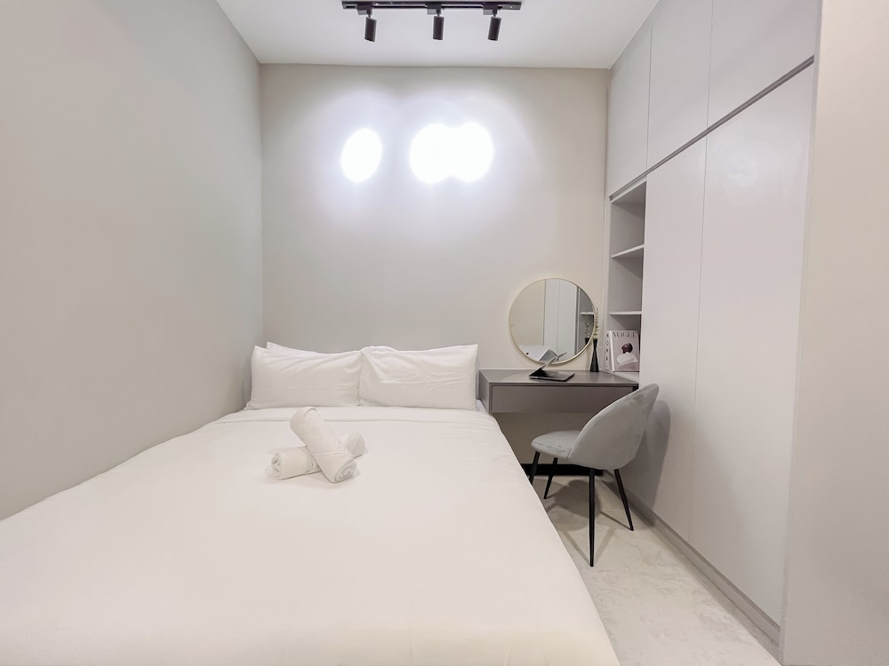Neu Suites by Manhattan Group